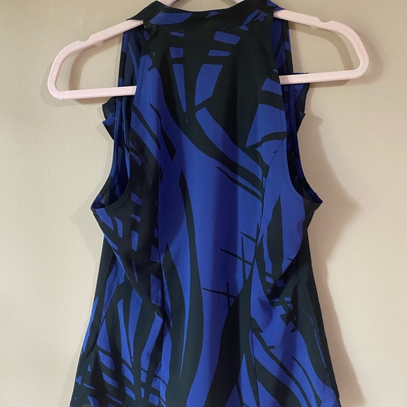 Express Ruffle Top - Picture 4 of 5